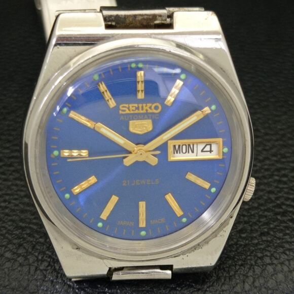 Vintage 1981 Seiko Automatic Mens Silver Watch W/daydate & Blue accents - Picture 4 of 10